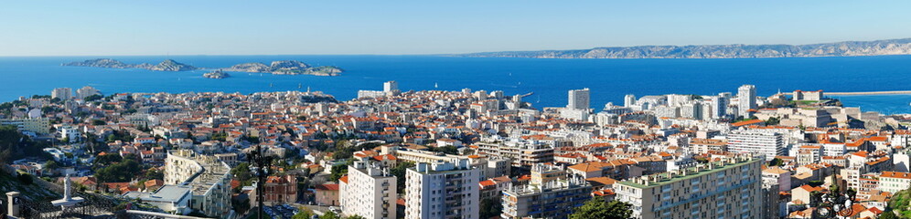Fototapeta na wymiar Panoramic view to Marseille, Mediterranean sea and Frioul islands 