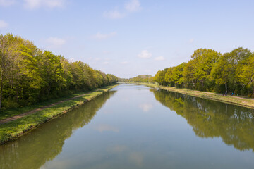 Fototapeta na wymiar Mittellandkanal in Norddeutschland