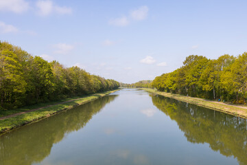 Fototapeta na wymiar Mittellandkanal in Norddeutschland
