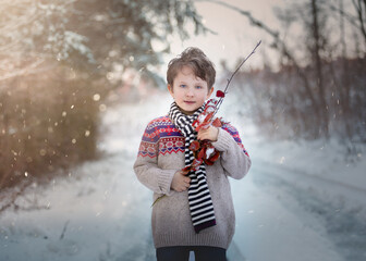 Young boy, winter portrait - 417434703