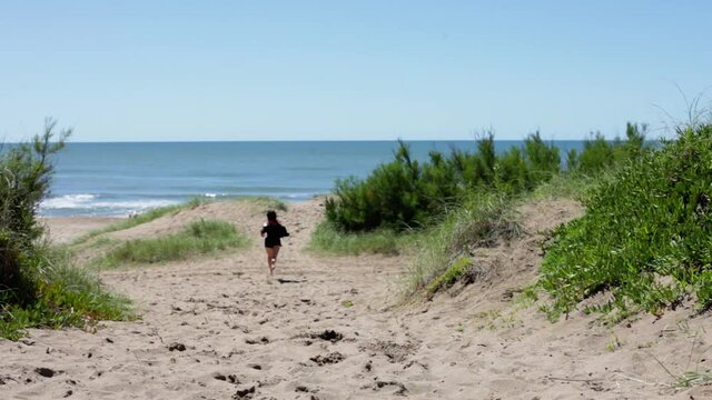 Corriendo en la Playa. Running on the beach.