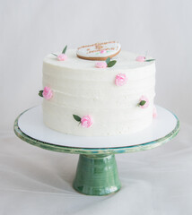 wedding cake with roses
