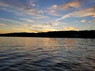 Obraz premium Colorful Lake Sunset