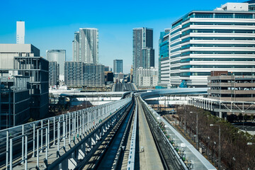 日本　ゆりかもめ軌道と豊洲大橋