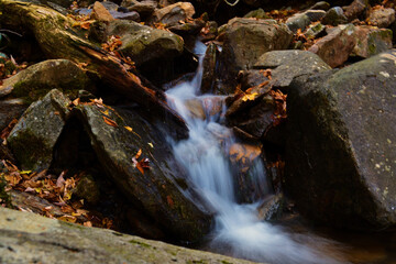 Fototapeta na wymiar fall waterfall