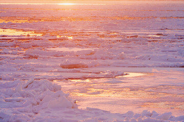 流氷　網走流氷観光砕氷船おーろら船上からの景色 © noriha