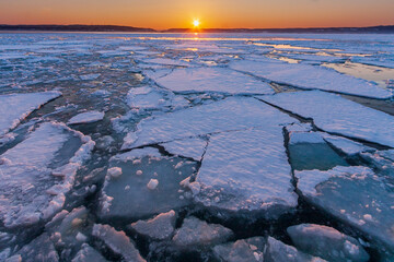 流氷　網走流氷観光砕氷船おーろら船上からの景色 © noriha