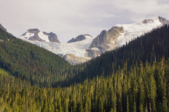 Mesmerizing Scenery of Joffre Lake