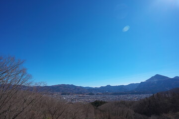 快晴の日の秩父の街並み