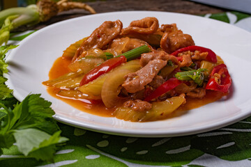 Sweet and sour sauce fried with pork