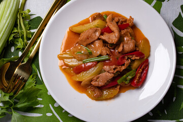 Sweet and sour sauce fried with pork