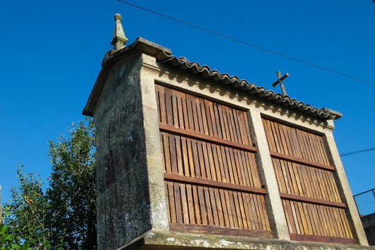 traditional galician, spanish H&oacute;rreo