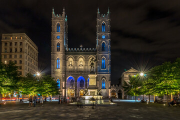Fototapeta na wymiar Marie Reine du monde cathedral n Montreal in Canada
