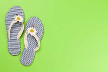 Sea flip flops with camomile