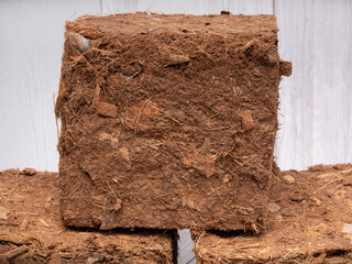 Pressed coconut substrate briquette