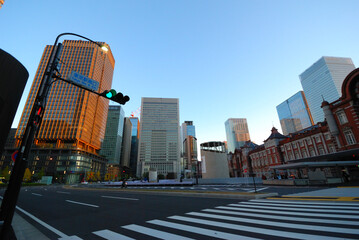 Fototapeta premium 東京駅正面の風景