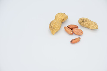 저의 집에서 미니 포토 박스를 이용하여 흰색 PVC배경지를 이용하여 촬영했습니다.