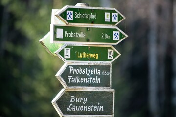 Unterwegs auf dem Schieferlehrpfad - Vielfältige Wandermöglichkeiten im Thüringer...