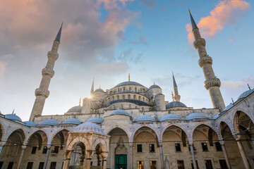 Fototapeta na wymiar The Sultanahmet Mosque (Blue Mosque) in Istanbul