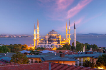 Fototapeta na wymiar The Sultanahmet Mosque (Blue Mosque) in Istanbul