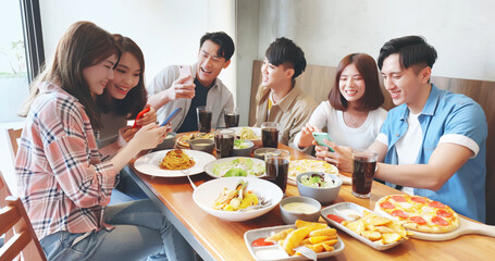 people watch content on smartphone