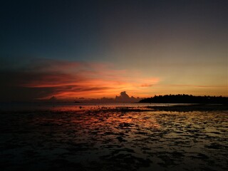 Naklejka premium Sunset during low tide
