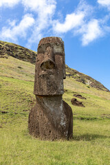 Moaï du volcan Rano Raraku, île de Pâques