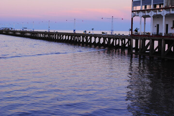 Obraz premium Pier at sunset