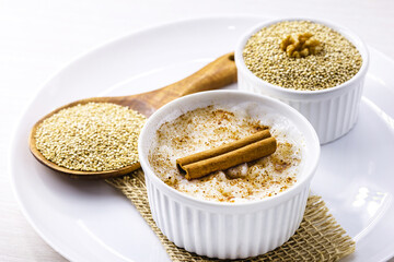 vegan quinoa, cinnamon and vanilla candy. Porridge without milk, free from lactose or gluten