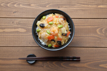 中華丼 どんぶり テーブル