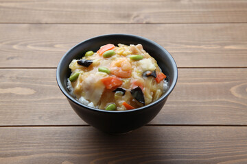 中華丼 どんぶり テーブル