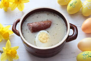  Żurek z kiełbasą i jajkiem © Monika