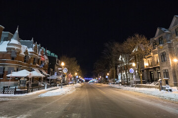 Fototapeta na wymiar Empty street with curfew for Covid-19 in Quebec city