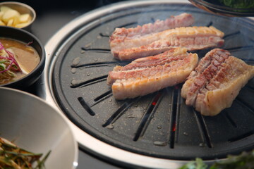 삼겹살 돼지고기 pork 돼지 삼겹살구이 