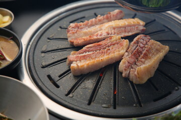 삼겹살 돼지고기 pork 돼지 삼겹살구이 
