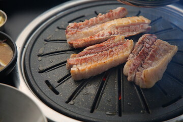 삼겹살 돼지고기 pork 돼지 삼겹살구이 