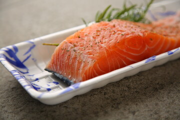 연어 사시미 sashimi  さしみ 刺身 a whole salmon 