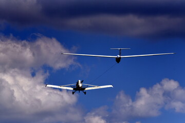 Plane towing sailplane glider airborne