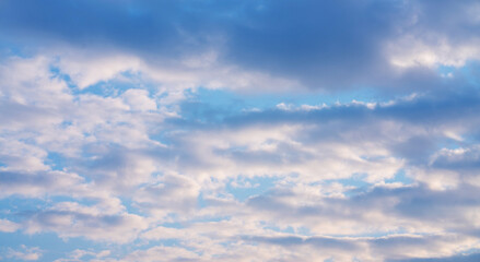 Fototapeta premium The sky is blue with beautiful clouds.