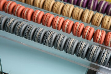 형형색깔의 달콤한 디저트인 마카롱 Macaroons, a colorful sweet dessert