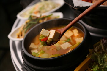 두부가 있는 한국식 뚝배기 된장찌개  Korean-style earthen pot stew with tofu
