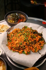 Steaming Korean-style fried rice 김이 모락모락 나는 한국 스타일의 볶음밥