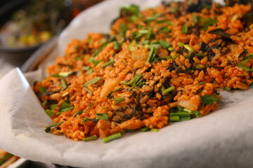 Steaming Korean-style fried rice 김이 모락모락 나는 한국 스타일의 볶음밥
