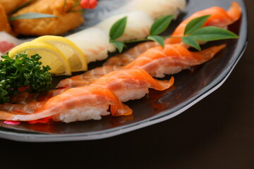 a plate of colorful assorted sushi 형형색색의 다양한 모듬 초밥 한 접시