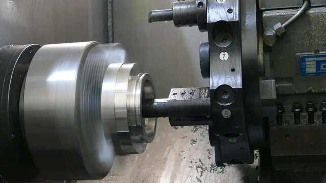 tornio ferro video in 4k