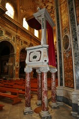 Napoli – Pulpito della Chiesa del Gesù Vecchio