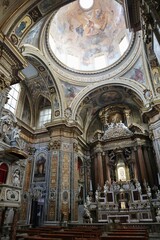 Fototapeta na wymiar Napoli – Transetto della Chiesa del Gesù Vecchio