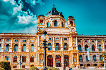 Fototapeta premium VIENNA, AUSTRIA- SEPTEMBER 10, 2015: Maria Theresa Square.Arts and history museum Kunsthistorisches Museum Vienna, Austria.