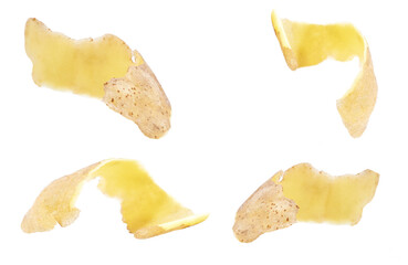 Naklejka premium potato peel isolated on white background.