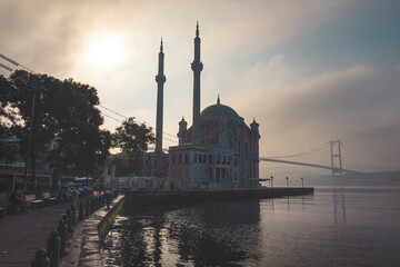 Fototapeta na wymiar blue mosque at sunrise